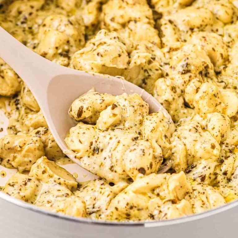 Featured image for creamy pesto pasta.
