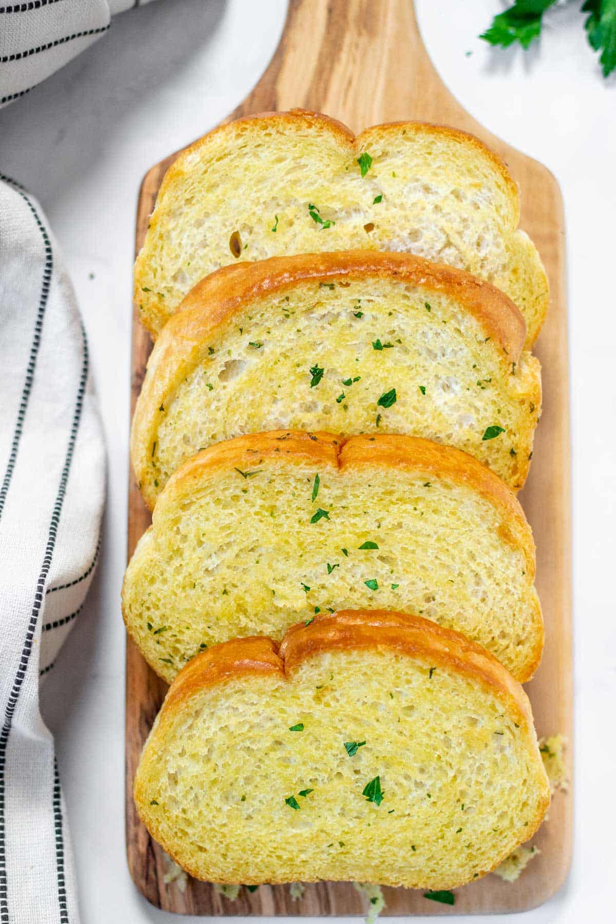 Frozen Garlic Bread in Air Fryer: Perfectly Crispy and Delicious!