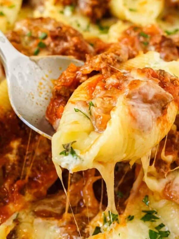 Cheesy Stuffed Shells with Ground Beef
