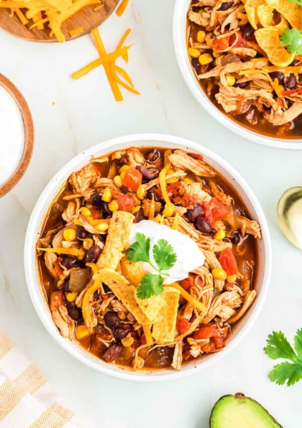 Easy Red Chicken Chili (with Shredded Chicken)