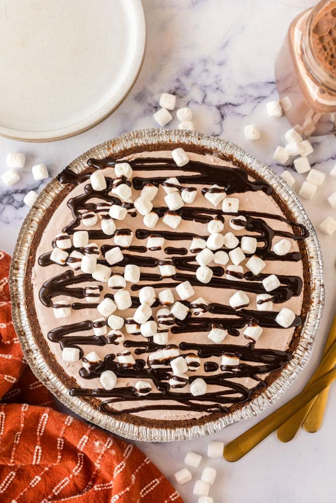 overhead image of hot chocolate pie with mini marshmallows