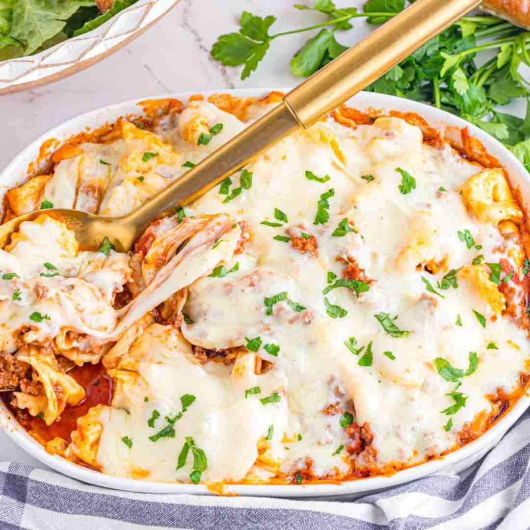 Cheesy Baked Tortellini Casserole with Beef
